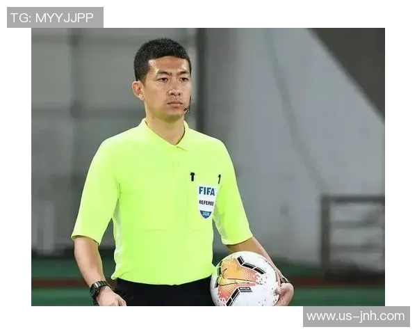 张雷执法大连足球赛引发热议球迷对裁判判罚标准提出质疑 张雷执法大连足球赛引发热议球迷对裁判判罚标准提出质疑